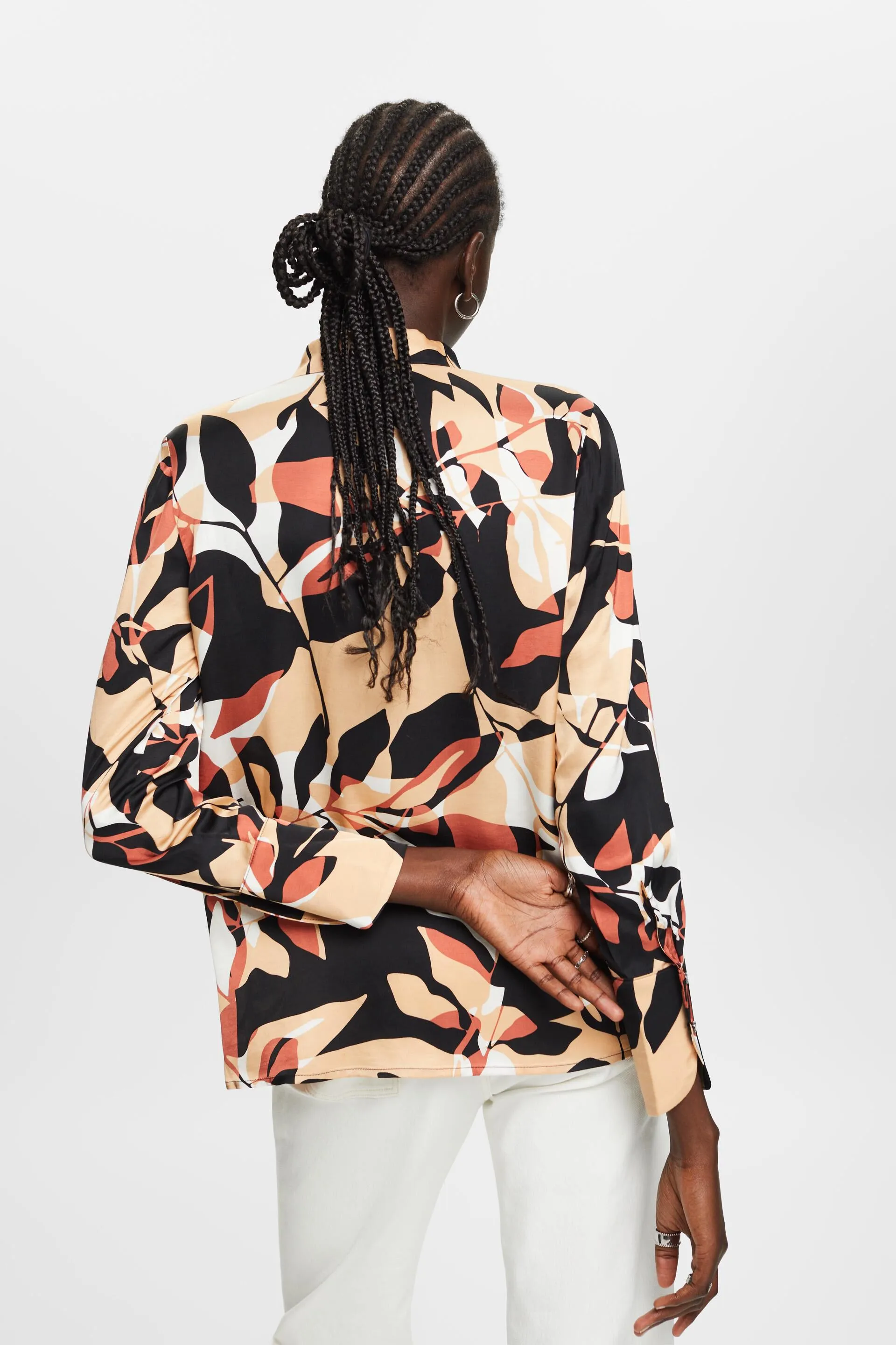 Blusa de satén con estampado allover