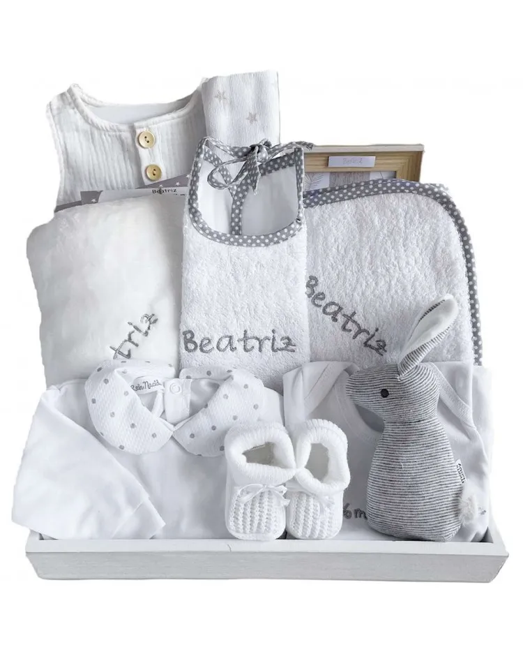 Canastilla bebe completa en blanco y gris