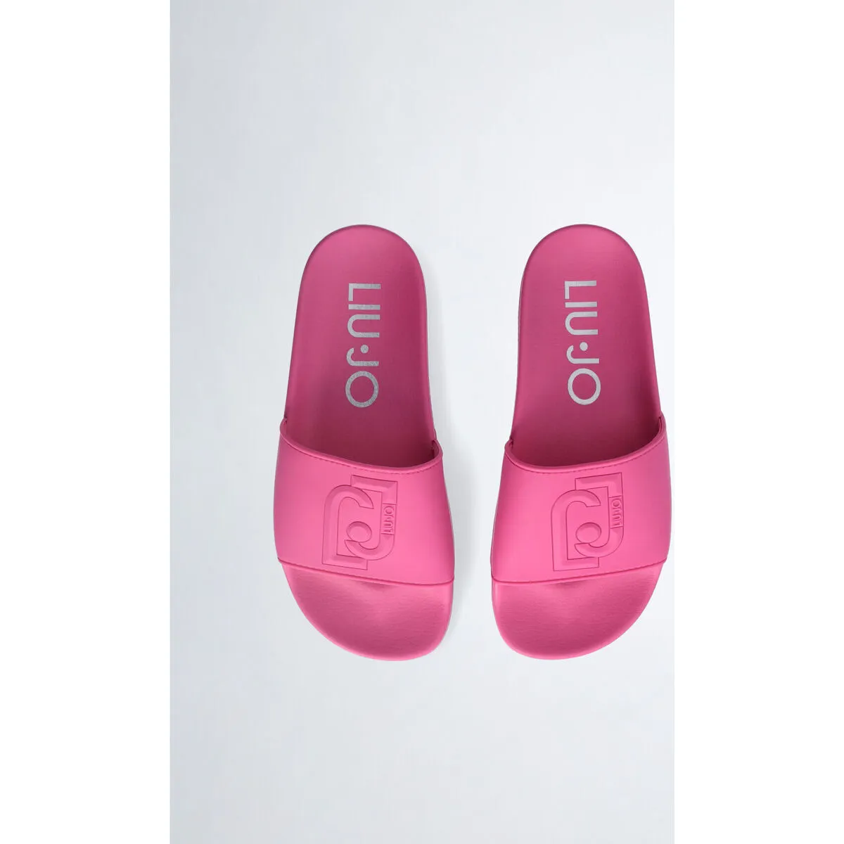 Chanclas con logotipo grande