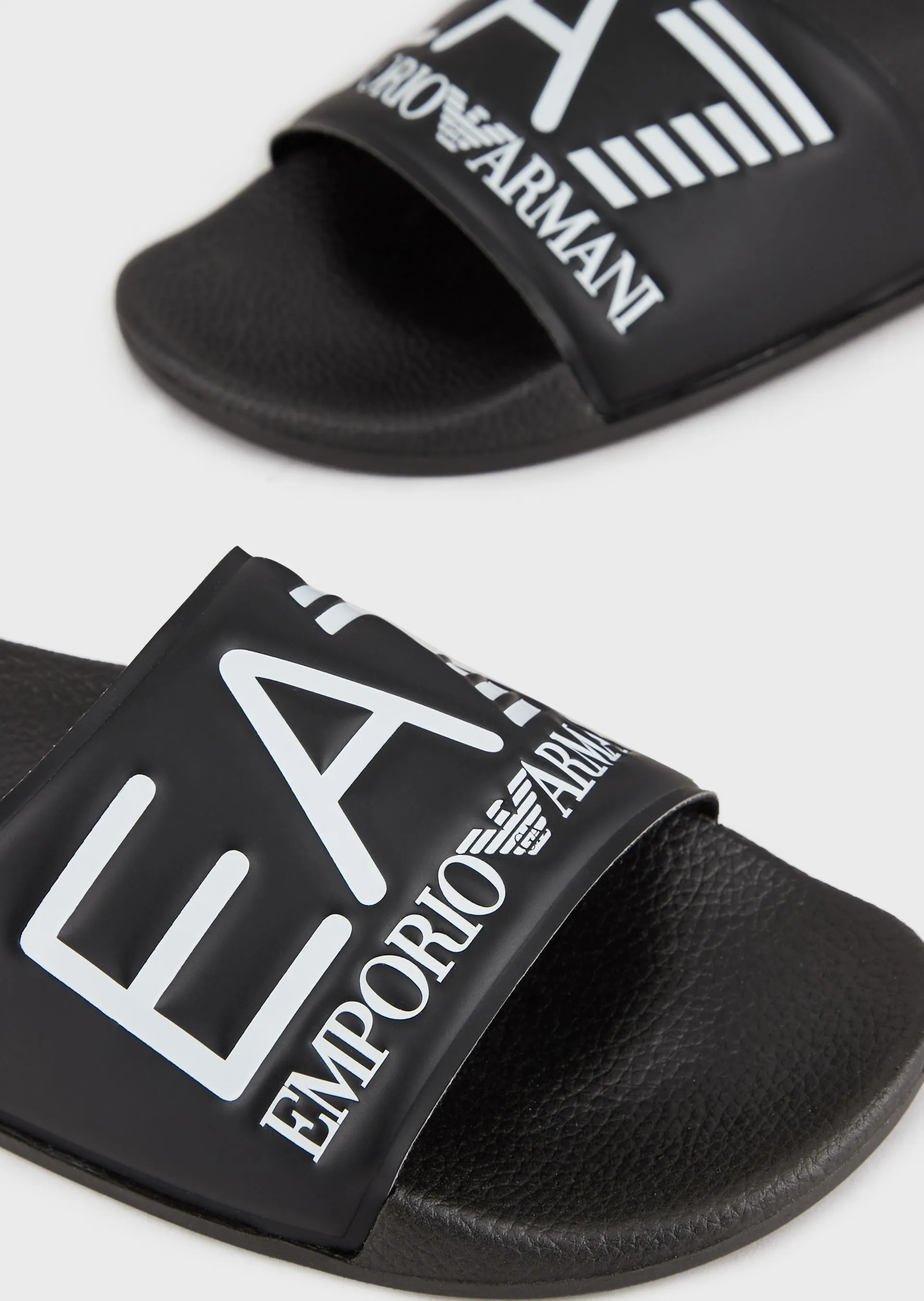 CHANCLAS EA7 NEGRAS  XCP001 XCC22 00002