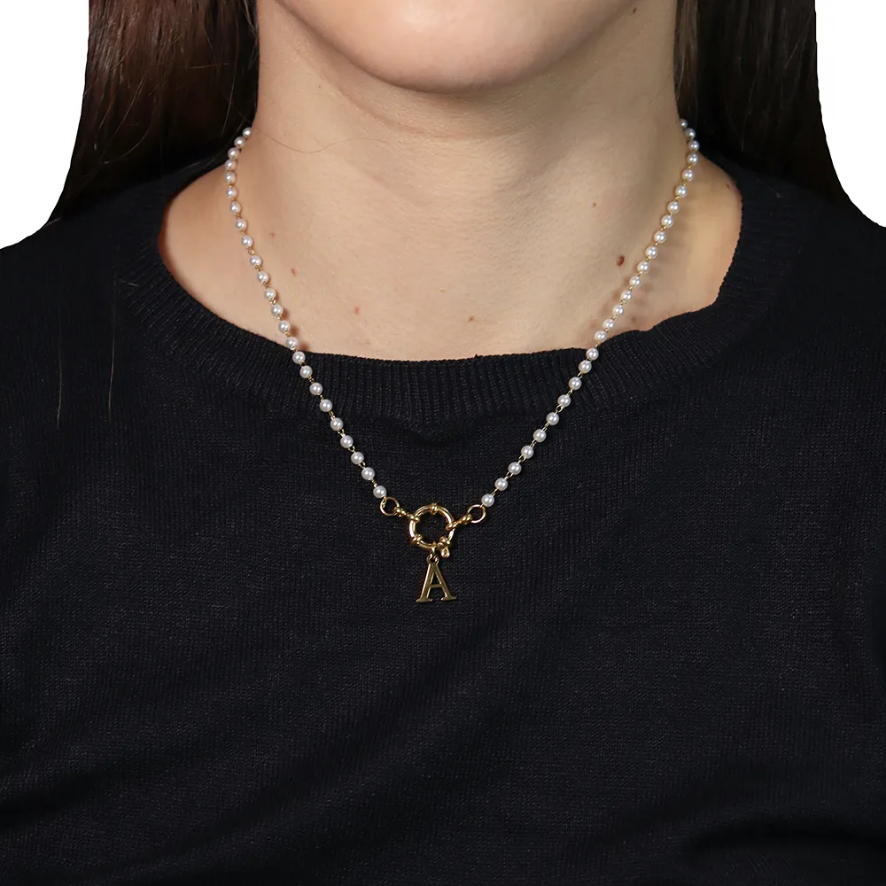 Collar con dije de letras