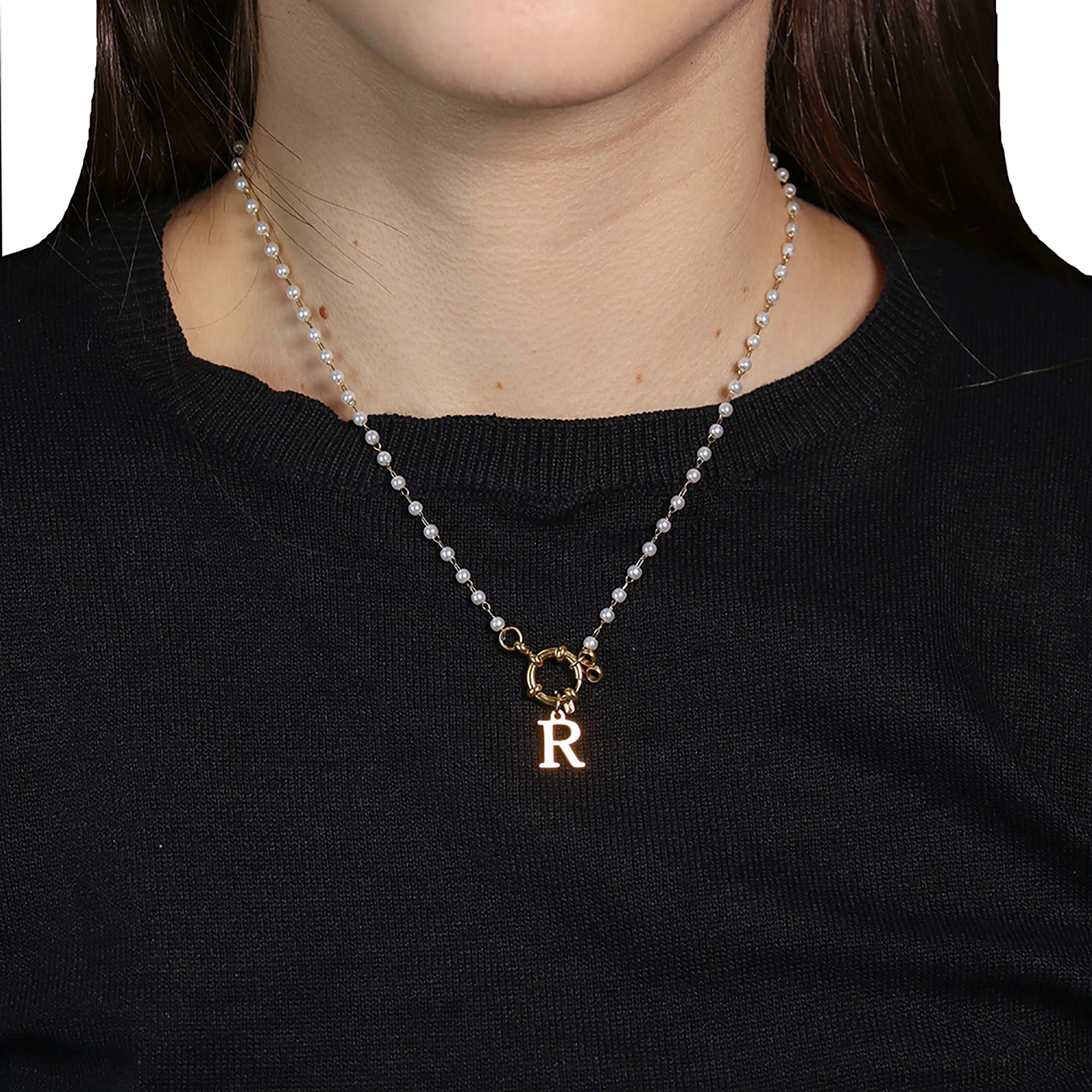 Collar con dije de letras