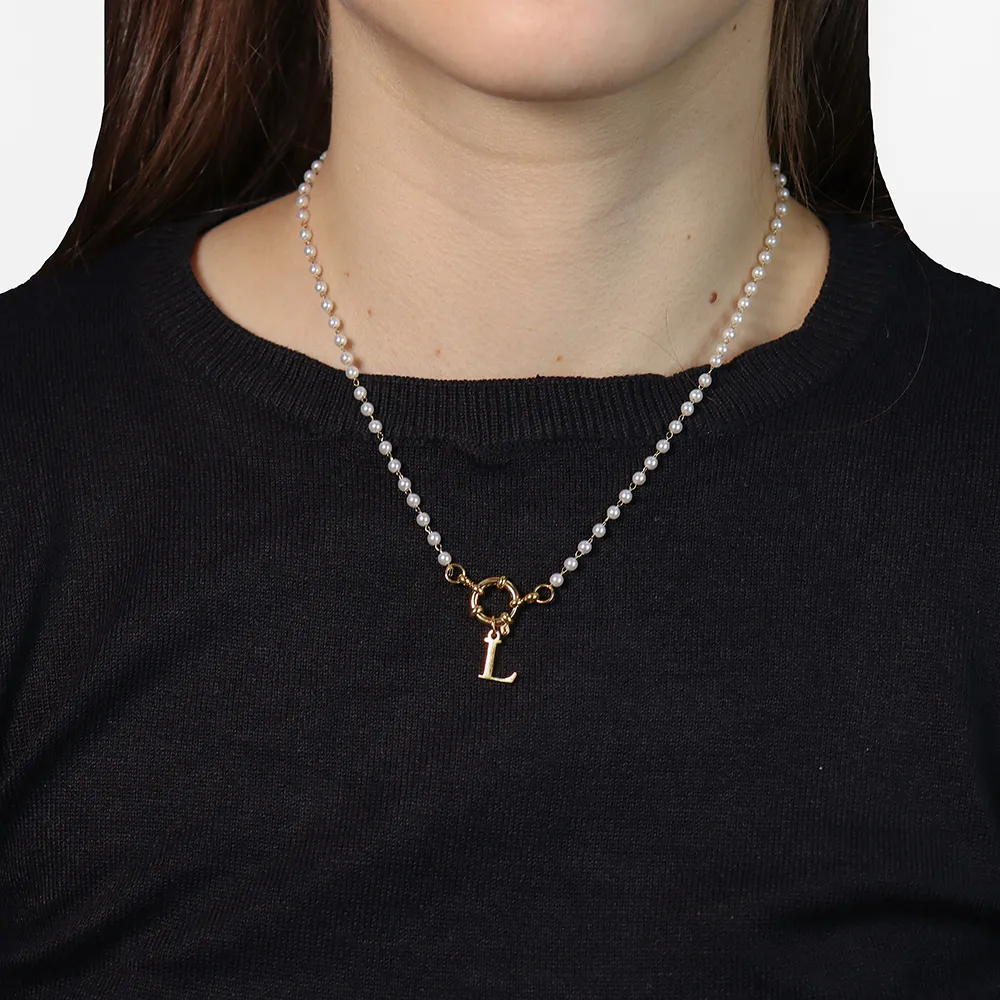 Collar con dije de letras