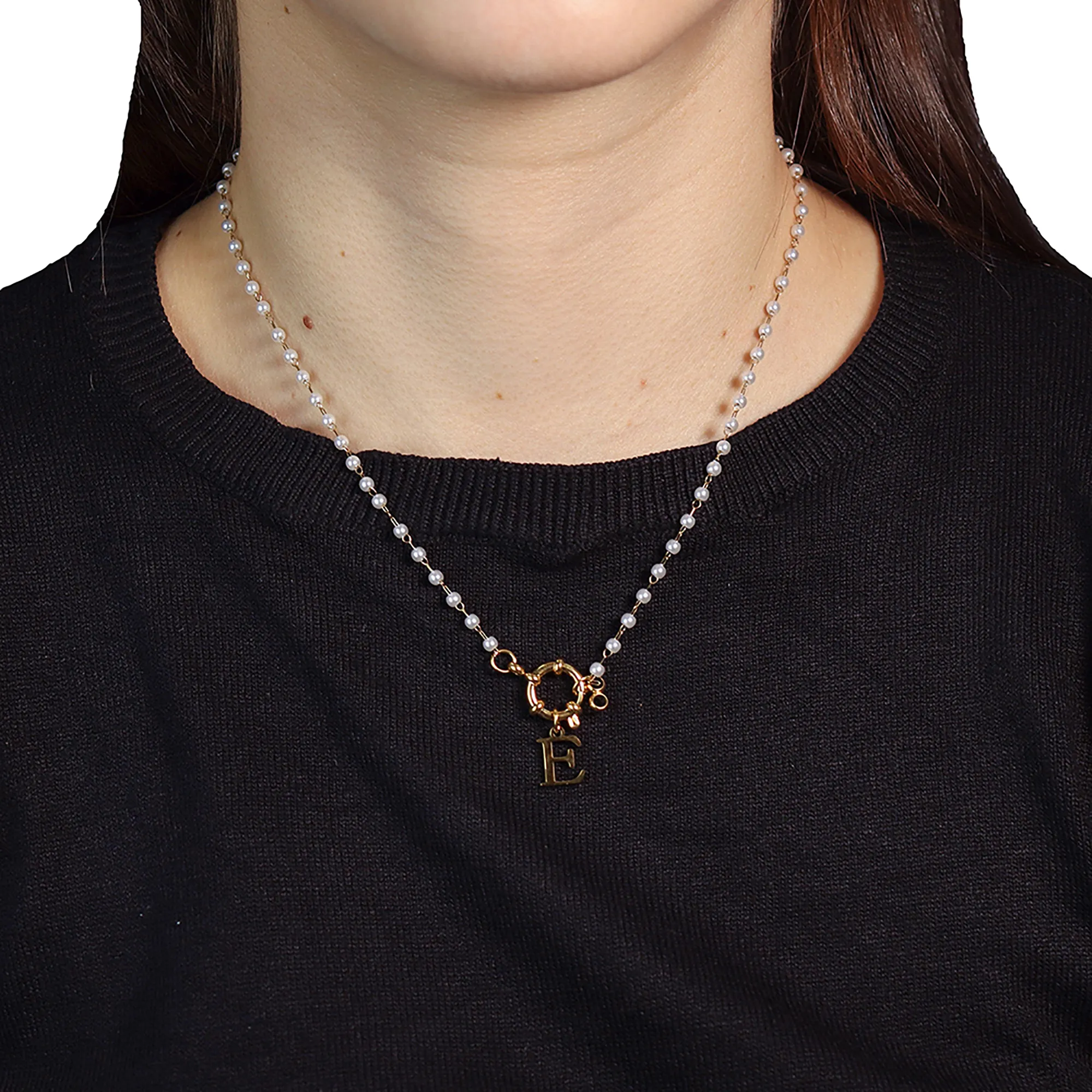 Collar con dije de letras