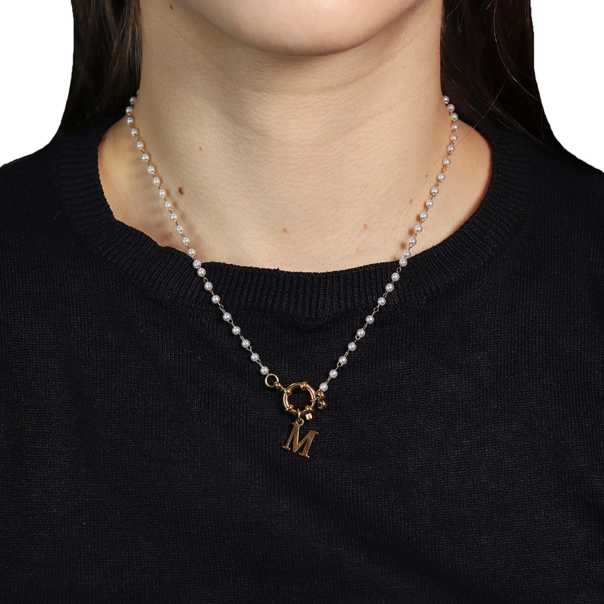 Collar con dije de letras