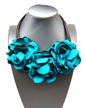 COLLARES CORTOS PARA MUJER CON VISTOSAS FLORES