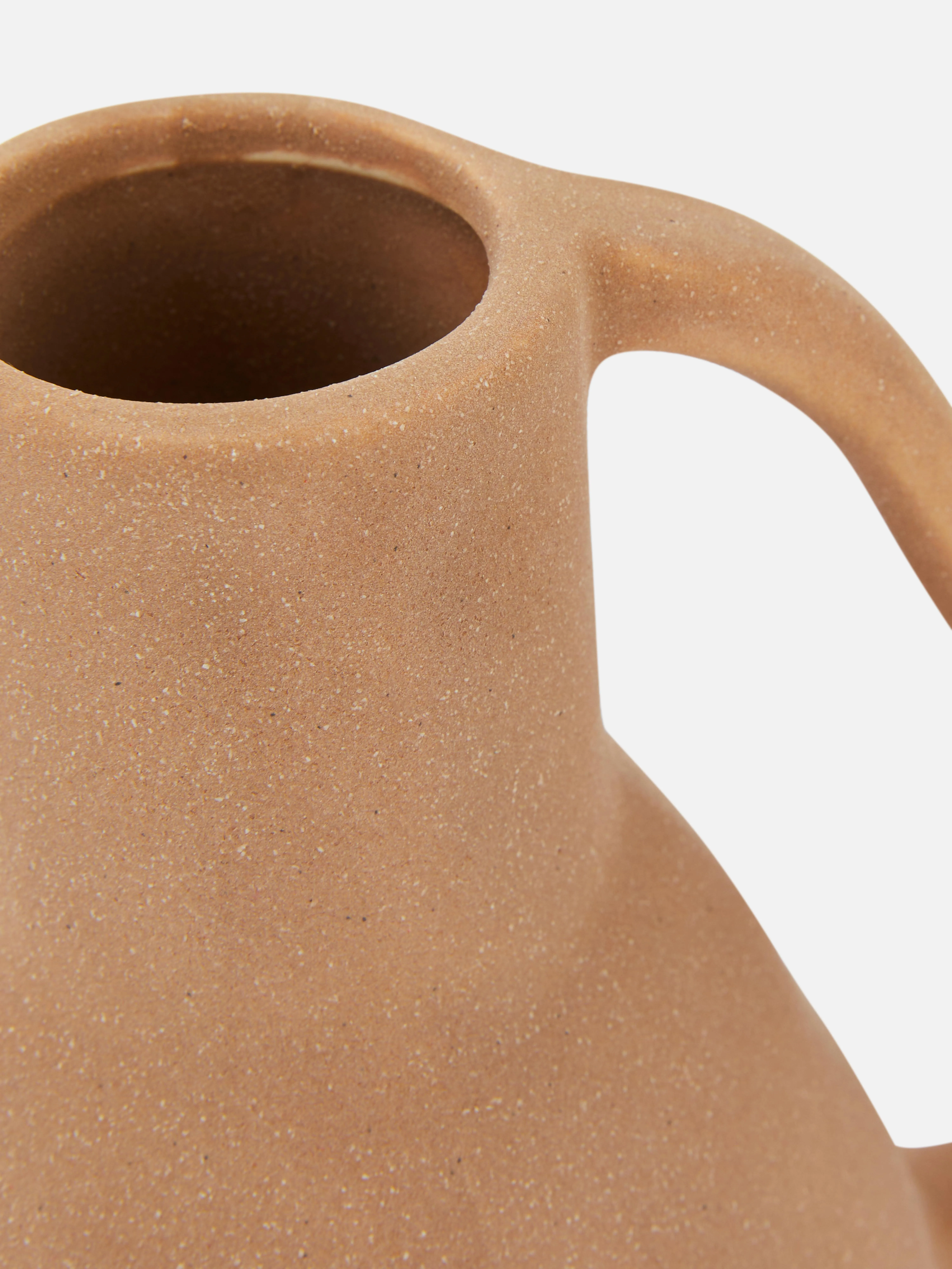 Jarra pequeña de cerámica estilo terracota