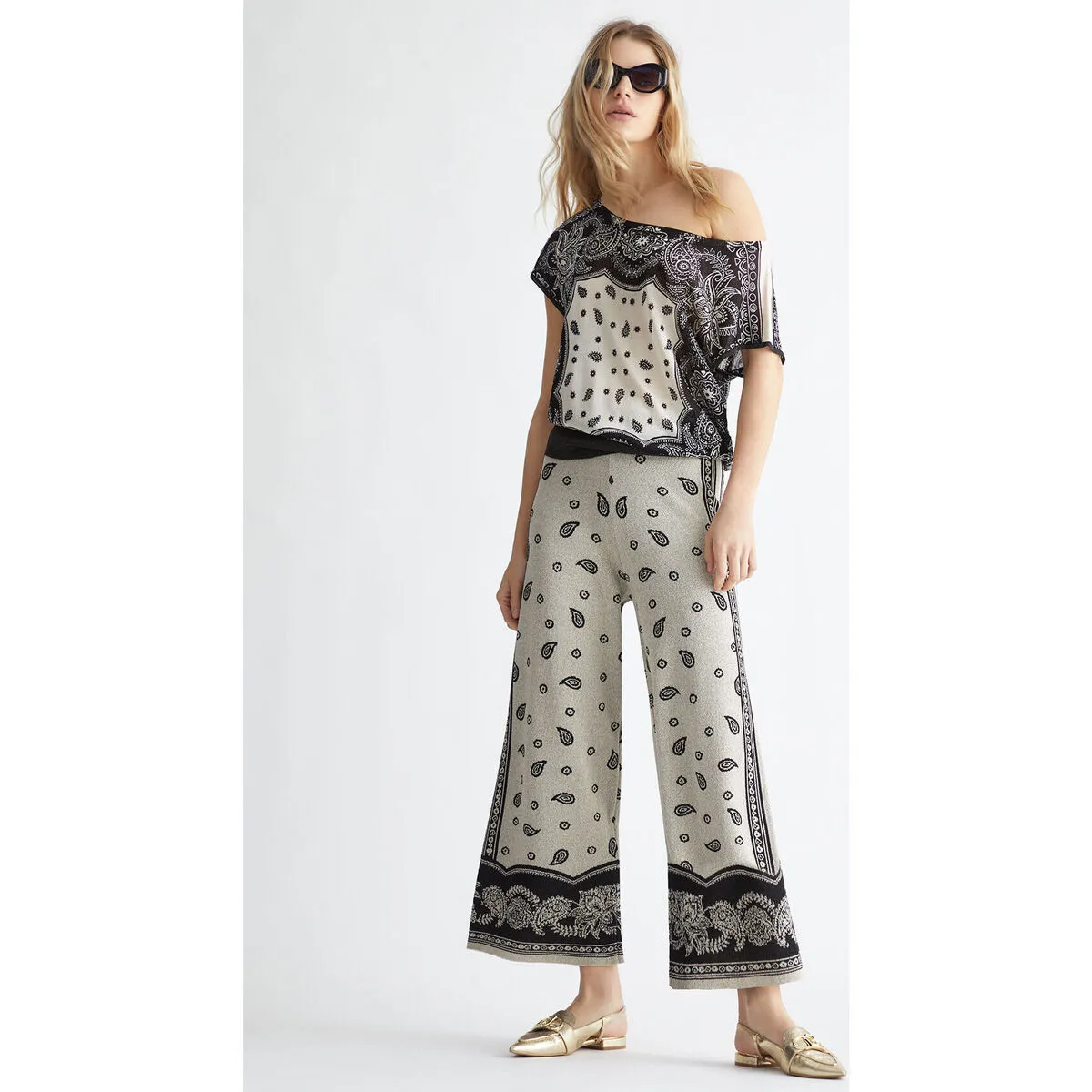 Jersey con lurex® y estampado de bandana