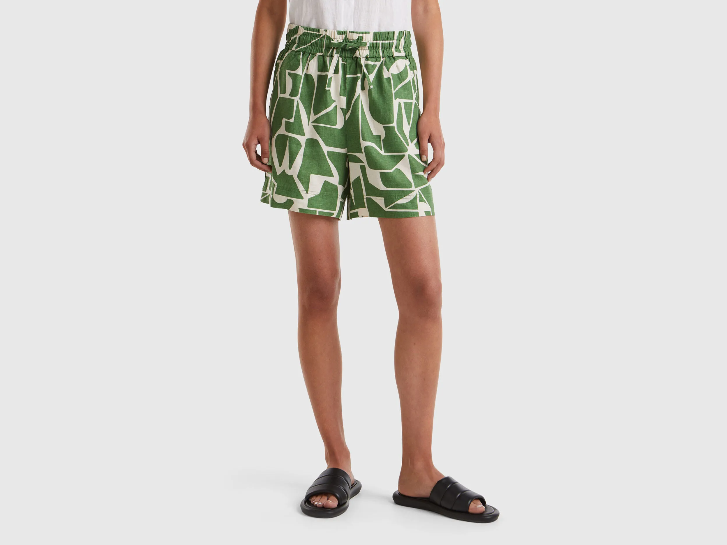 Pantalón corto de lino estampado