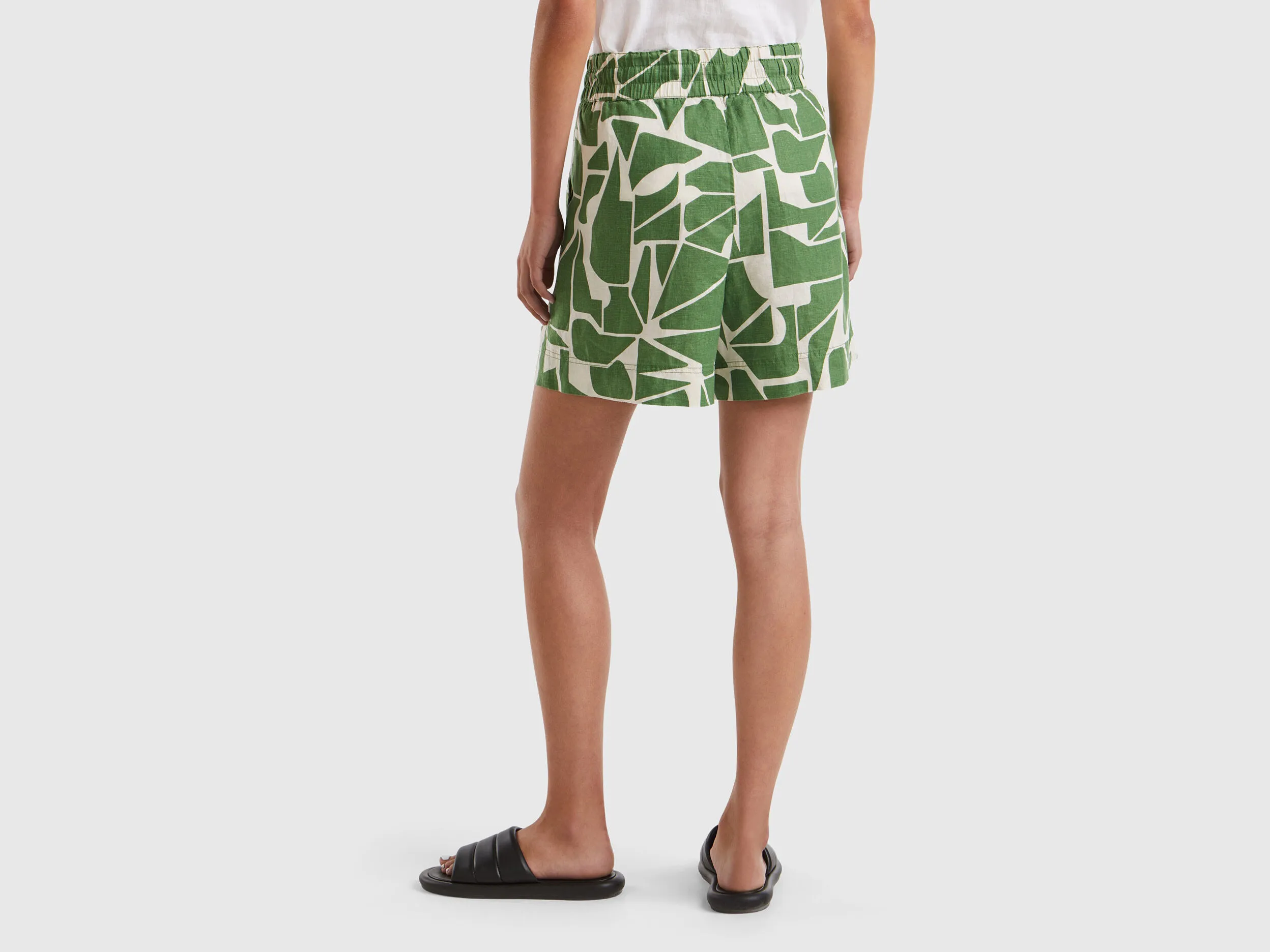 Pantalón corto de lino estampado