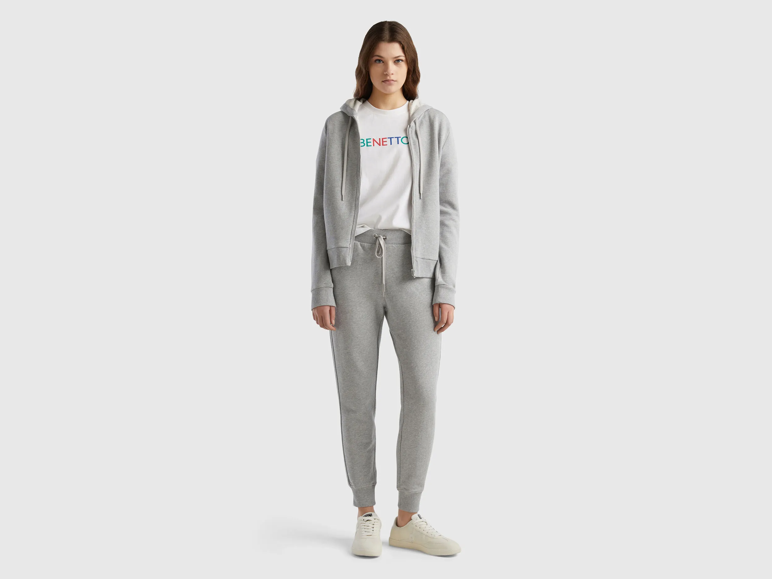 Pantalón jogger con cordón
