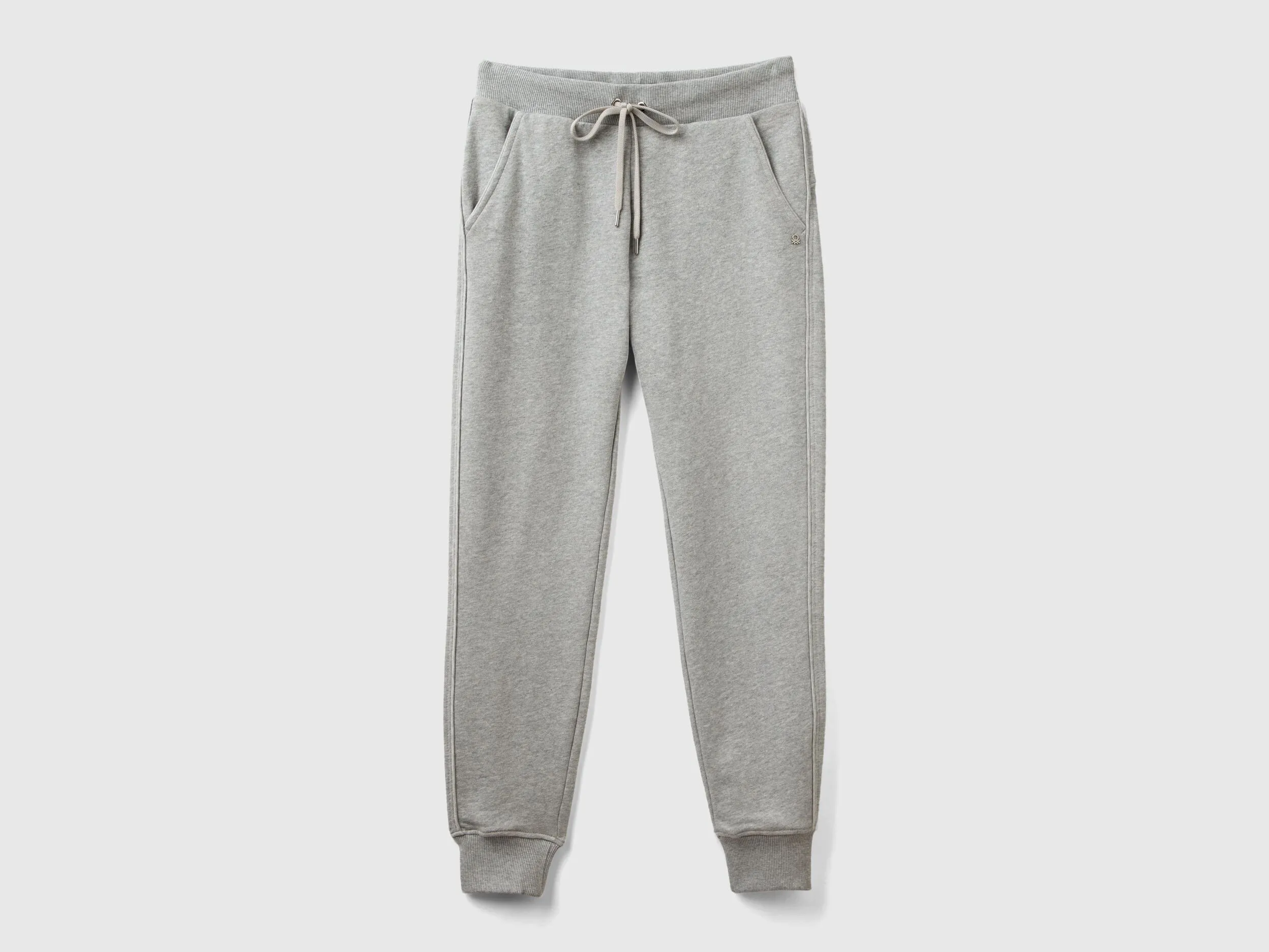 Pantalón jogger con cordón