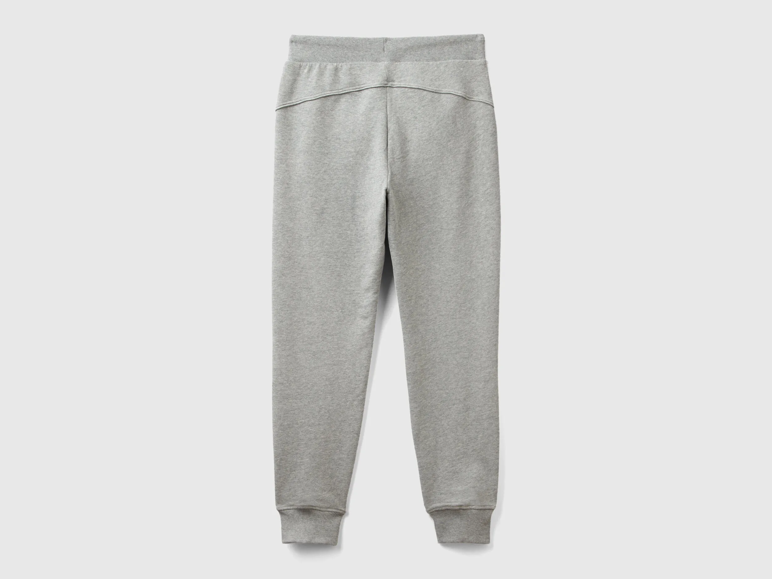 Pantalón jogger con cordón