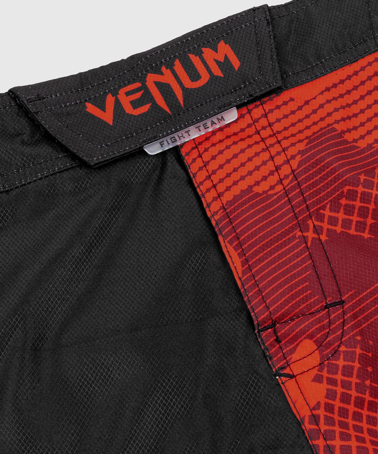 PANTALONES CORTOS MMA VENUM LIGHT 3.0  ROJO/NEGRO