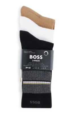 Paquete de tres pares de calcetines con rayas y detalles de la marca
