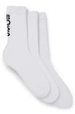 Paquete de tres pares de calcetines cortos en canalé con detalles de logo