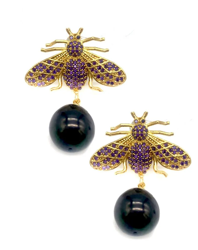 PENDIENTES ABEJA BAÑADA EN ORO CON PERLA NEGRA Y CRISTALES MORADOS