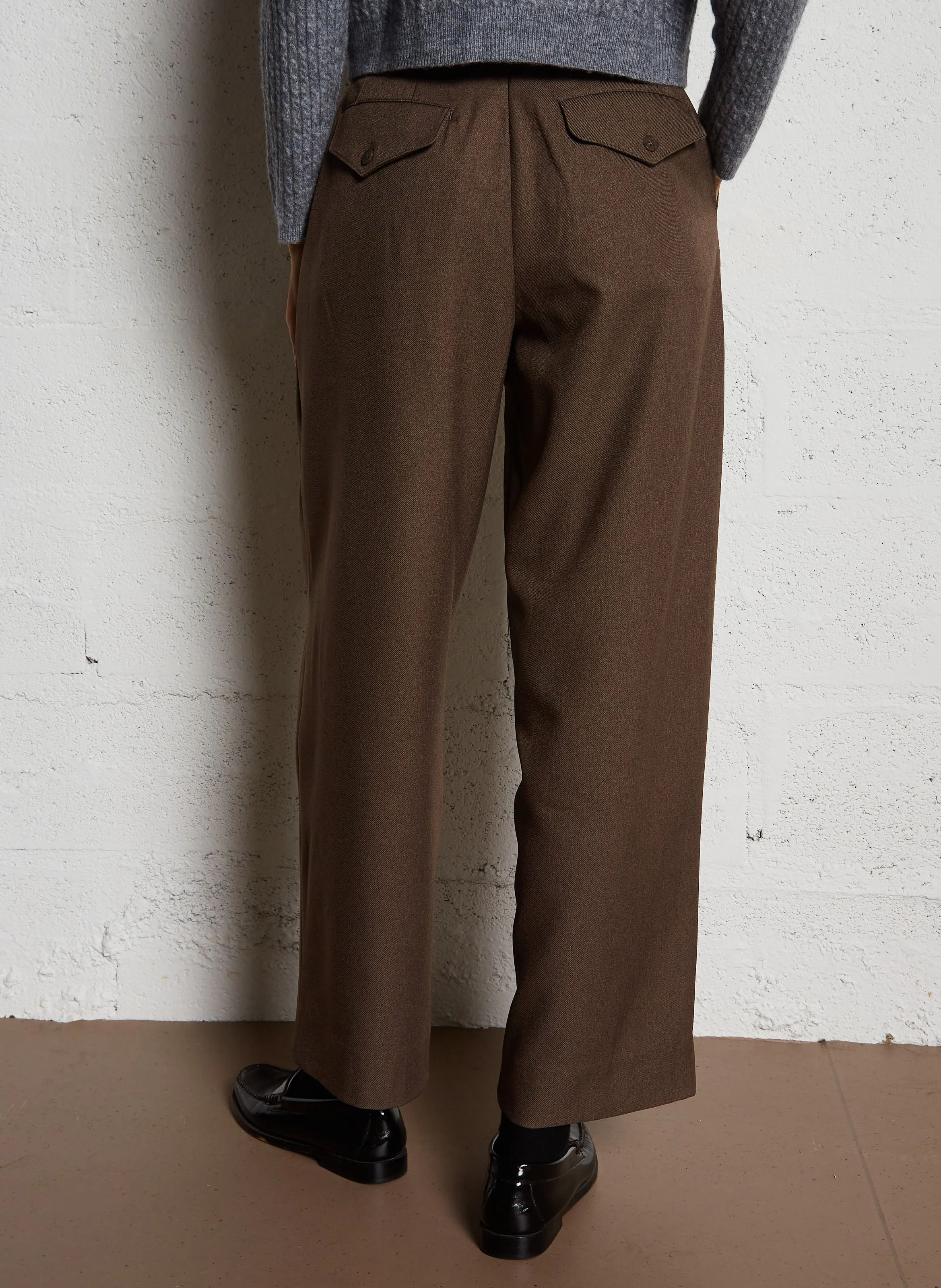 PRUNE  PANTALóN RECTO Y ANCHO CON PINZAS EN MARRON