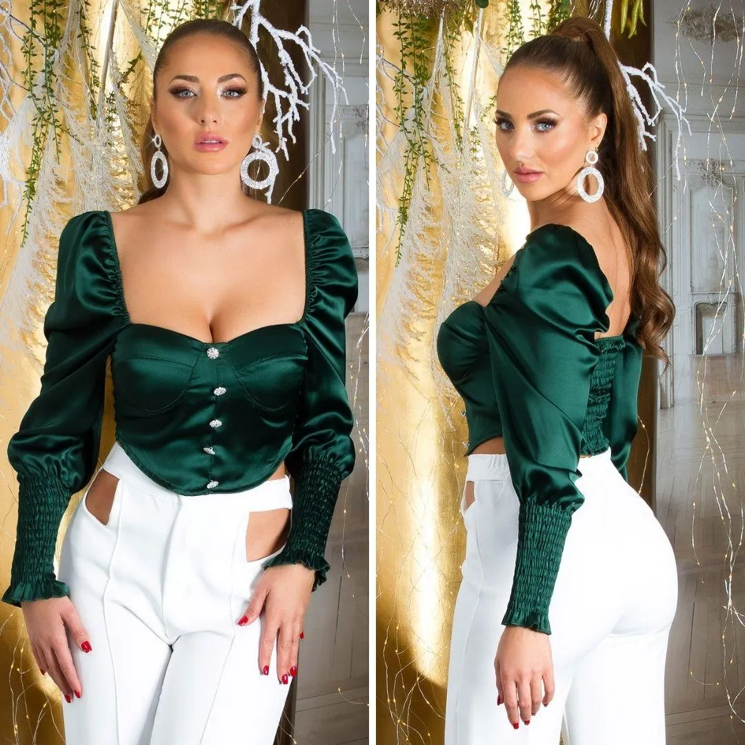 Top satinado verde con brillantes 