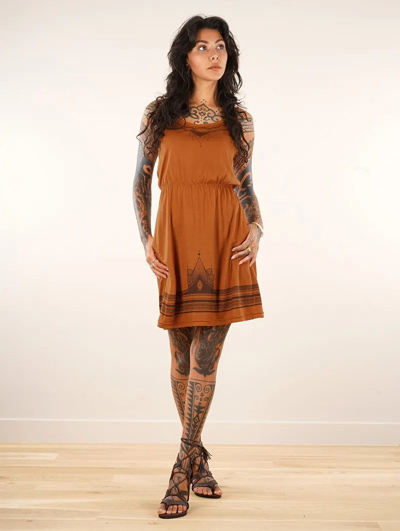 Vestido corto de tirantes con estampado 