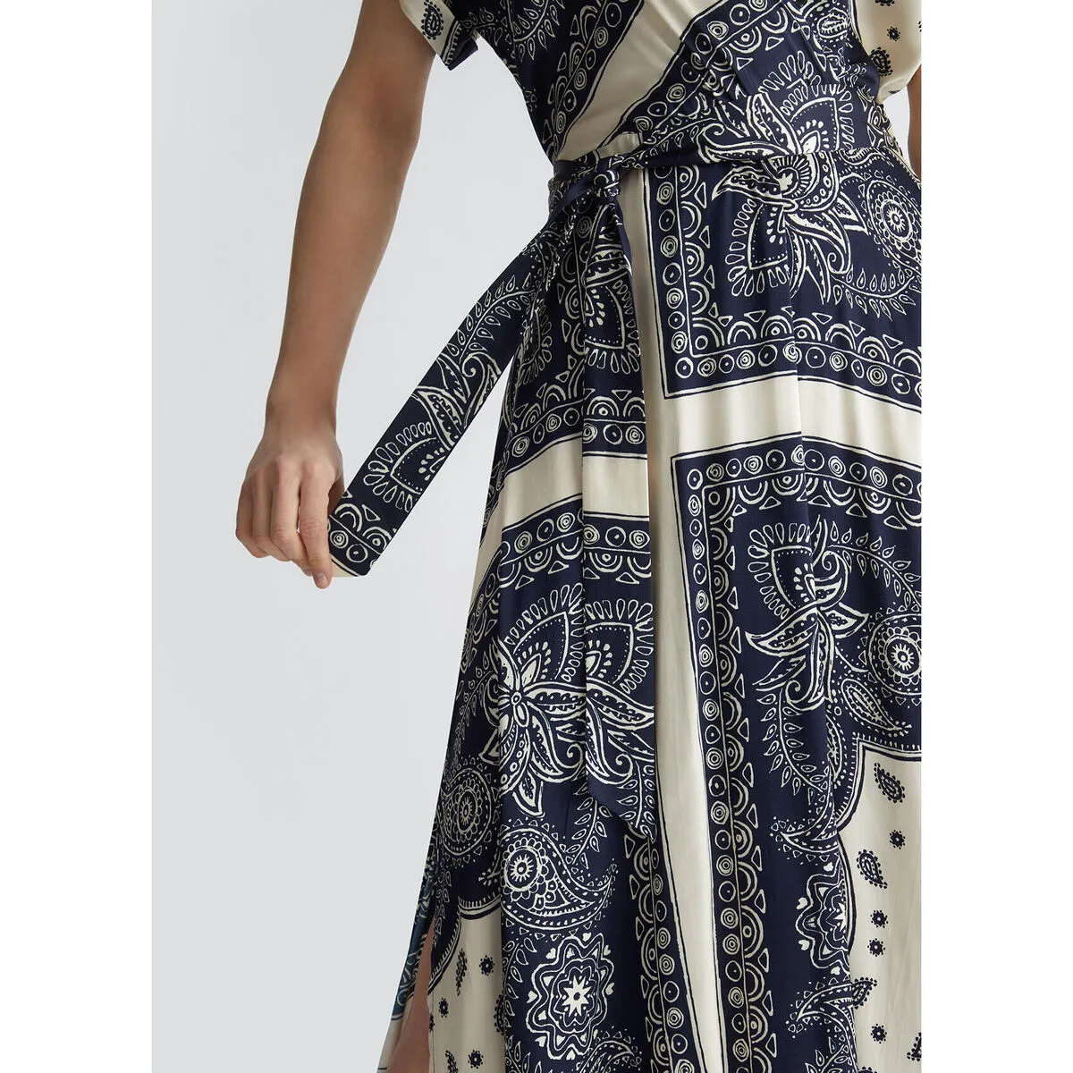 Vestido de raso estampado