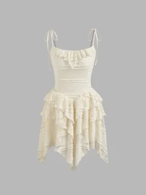 Vestido Mini de Encaje con Cuello Cuadrado y Capas Anudadas