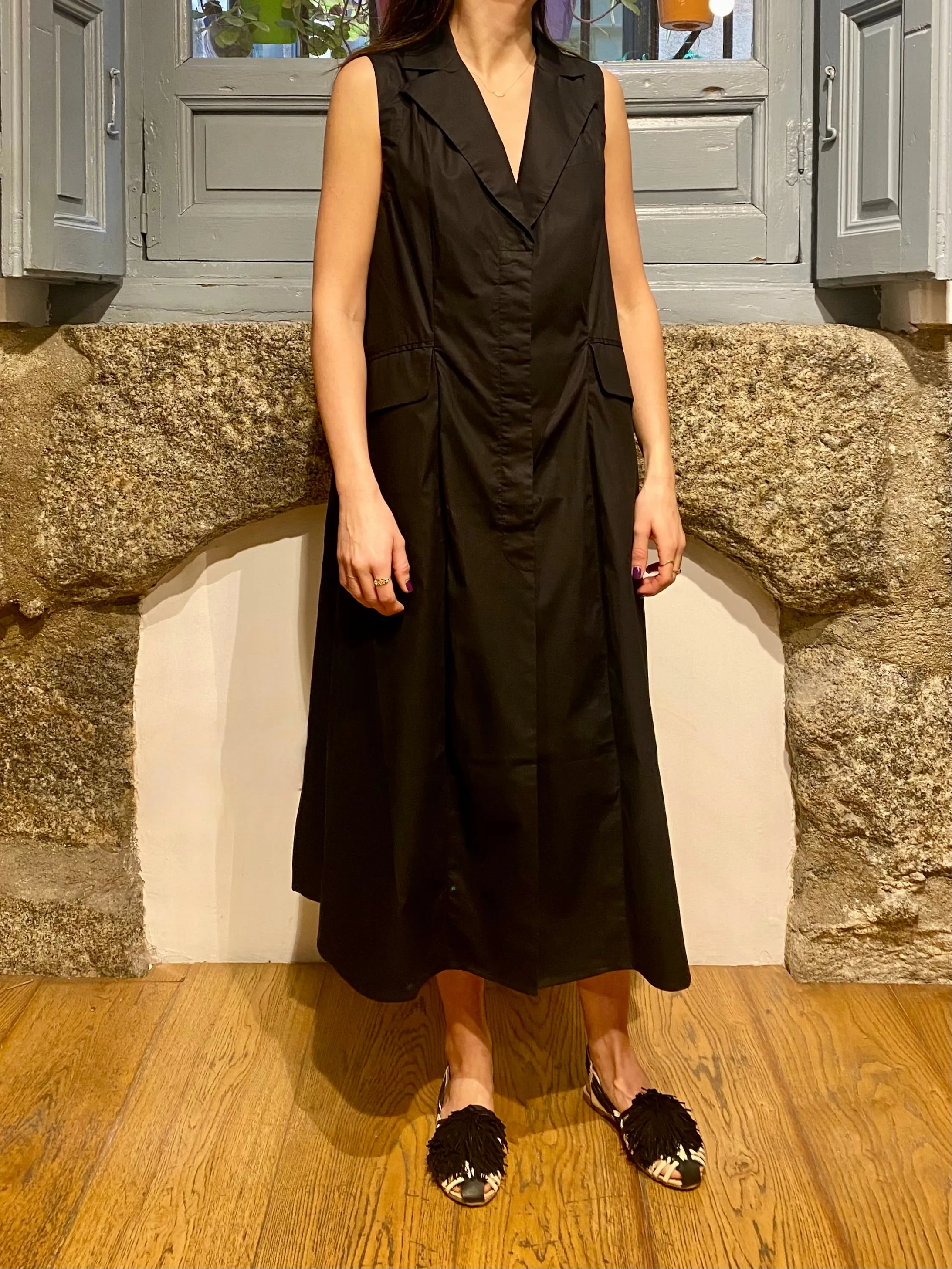 VESTIDO SIN MANGAS POPELN NEGRO